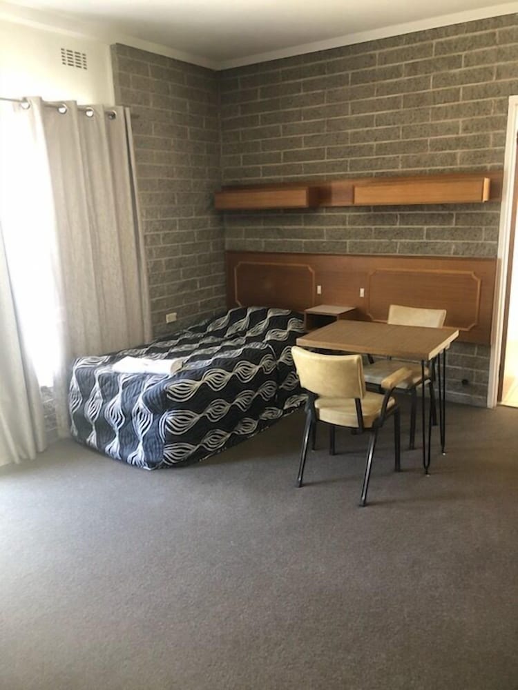 Family Room photo 3