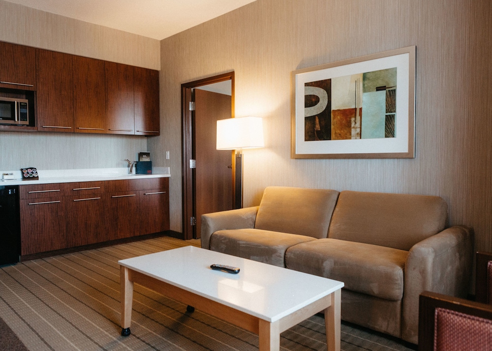 Suite, 1 Bedroom - Photo 4