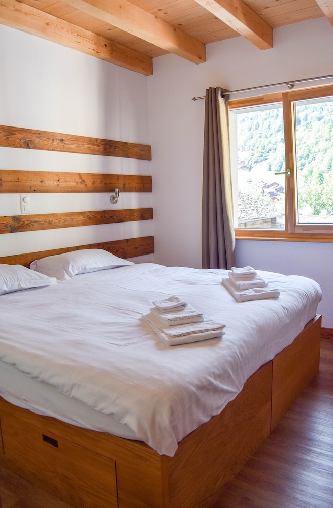 Standard Double Or Twin Room, Shared Bathroom (Room 102) photo 2