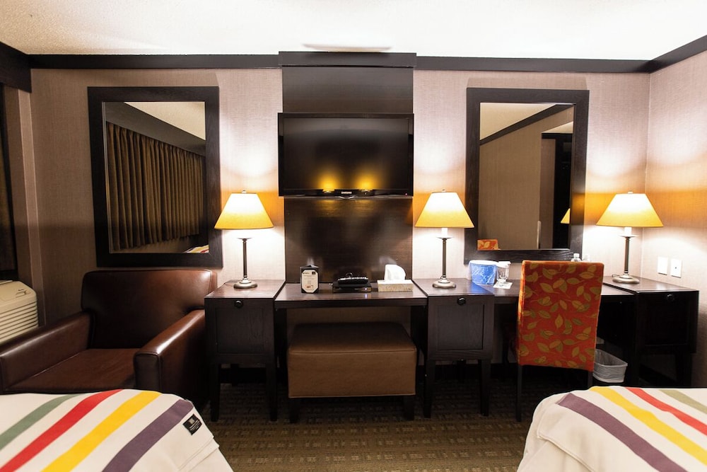 Business Double Room, 2 Queen Beds, Non Smoking photo 2