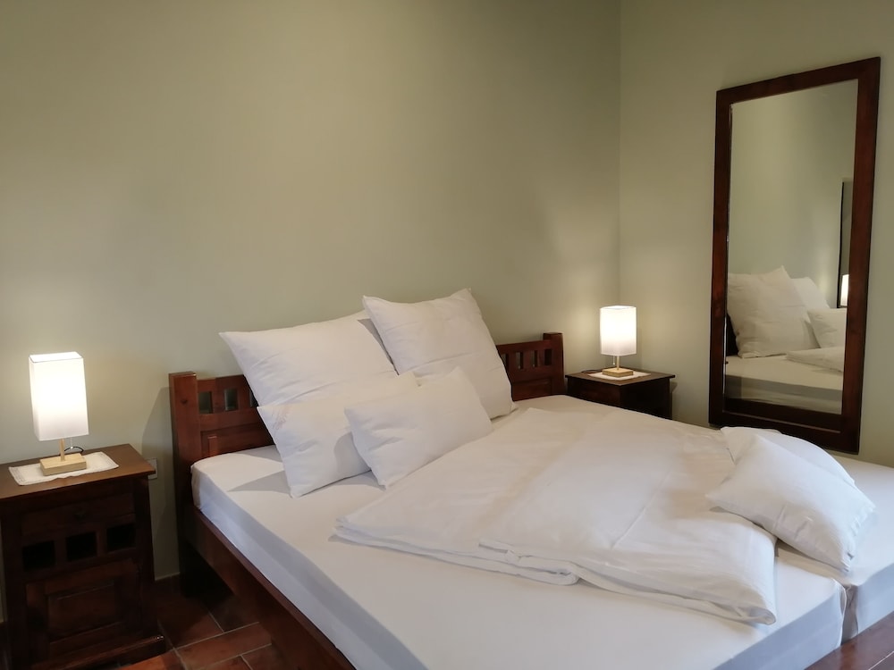 Traditional Apartment, 1 King Bed with Sofa bed photo 2