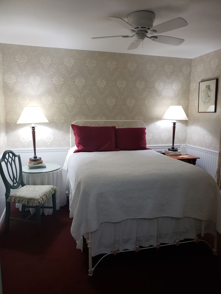 Room (Pioneer) photo 1