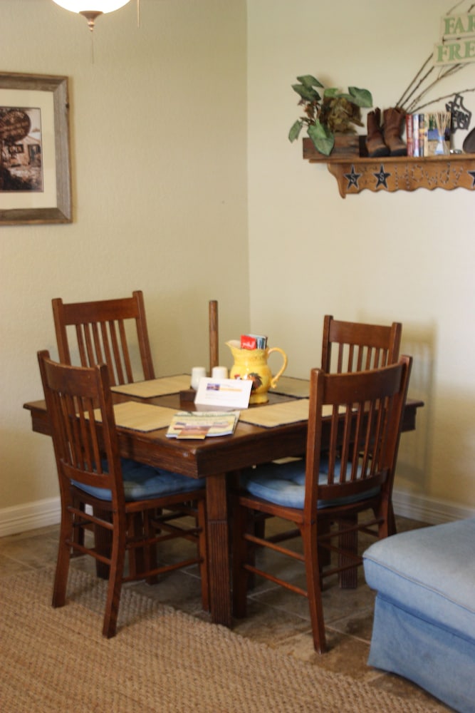 Condo, 2 Bedrooms, Lakeside (Native Texan) photo 3