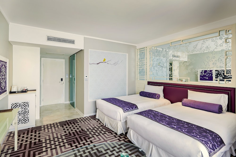 Deluxe City View Twin Room - Photo 1