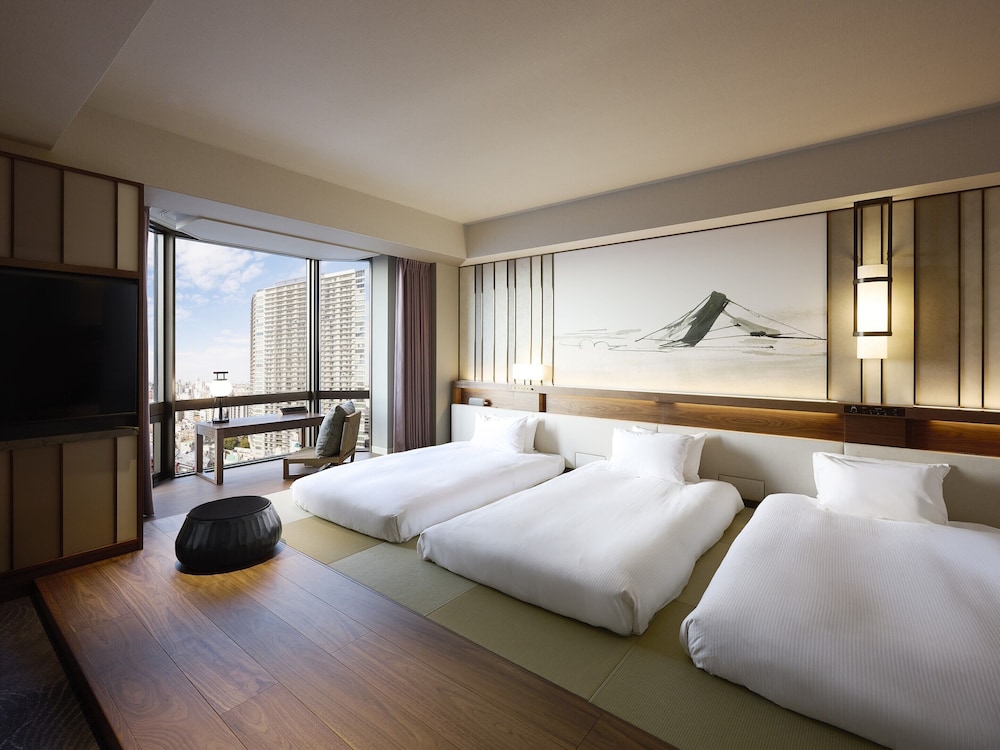 Executive Junior Suite with City Side with 1Extra Bed (3 adults), Non Smoking