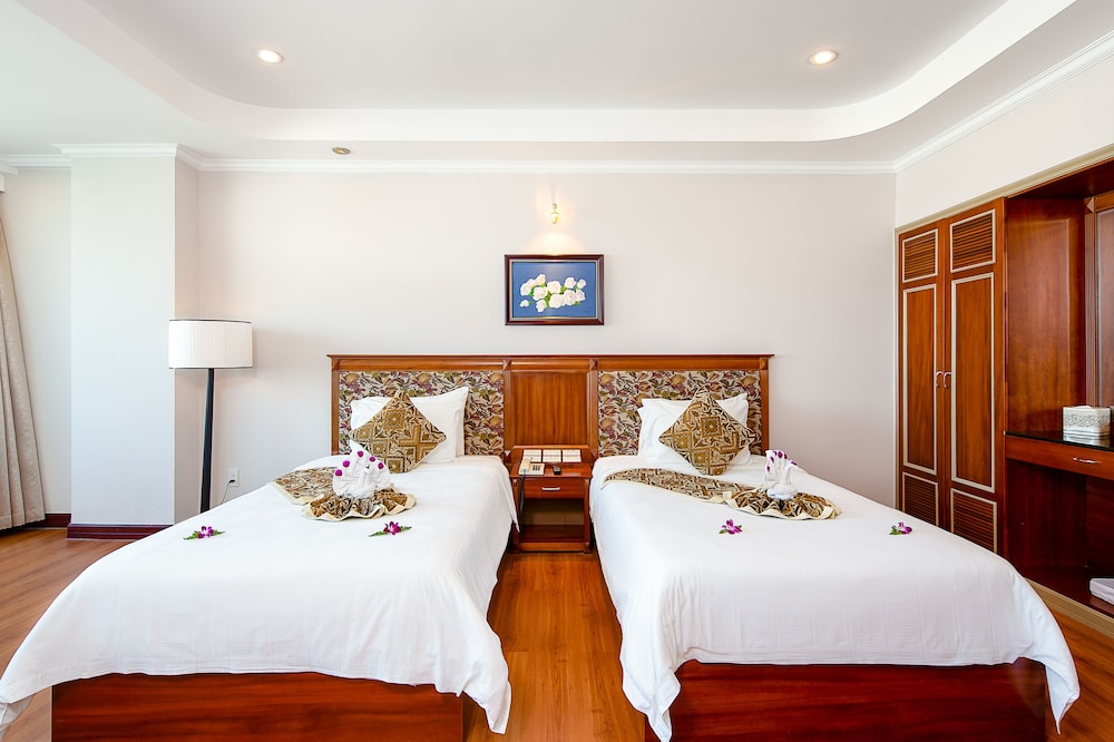 Superior Twin Room, Non Smoking, Bathtub