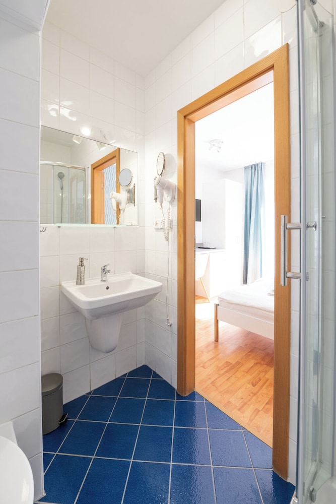 Deluxe Double Room, 1 Bedroom, Terrace, Poolside, photo 6