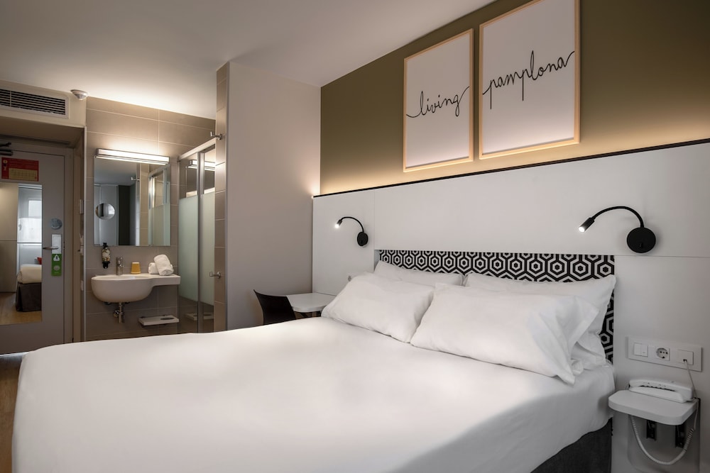 Standard Double Room - Photo 1