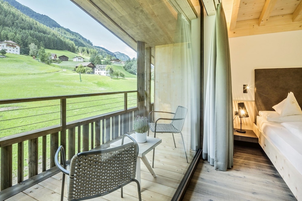 Family Studio, 2 Bedrooms, Non Smoking, Mountain View photo 3