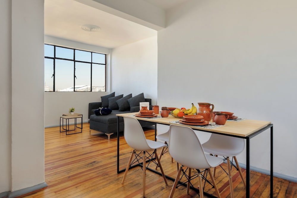 City Apartment, Ensuite