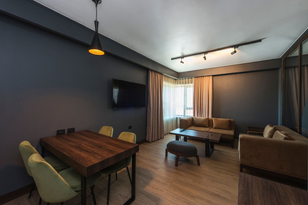 Suite, 1 Bedroom photo 1