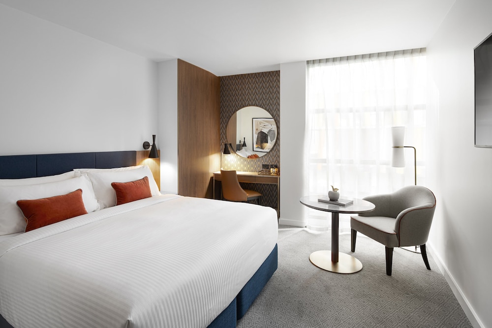 Junior Suite, 1 King Bed, City View
