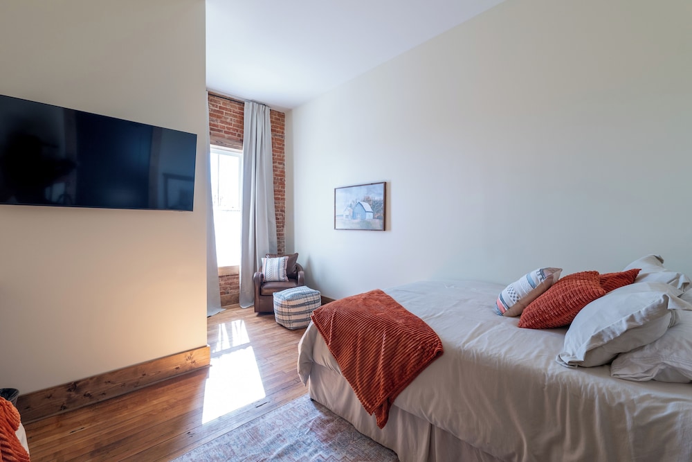 Comfort Quadruple Room, Courtyard View