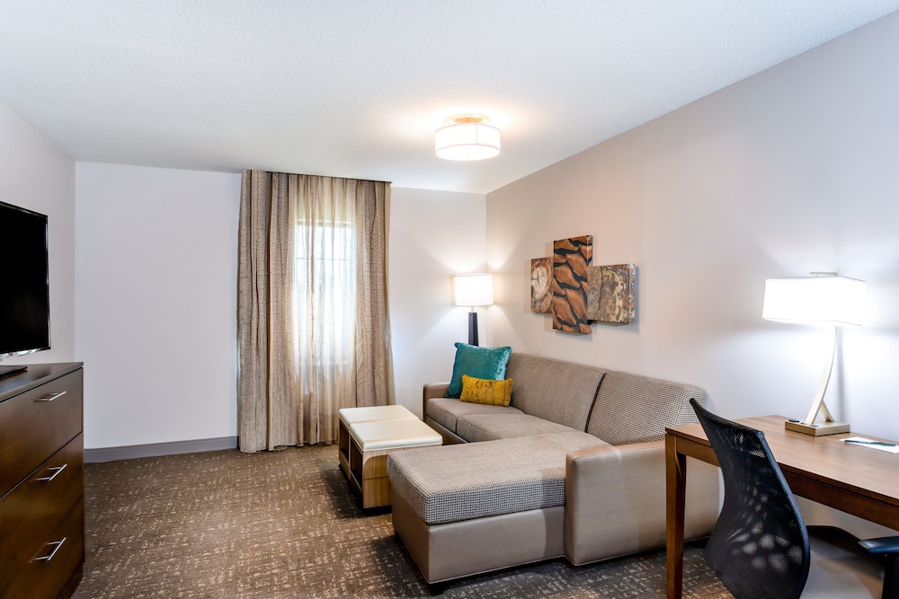 Studio Suite, 1 Queen Bed, Kitchen - Photo 4