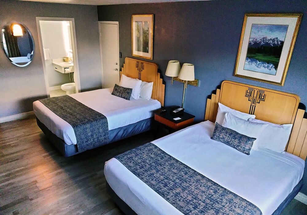 Deluxe Room, 2 Queen Beds photo 1