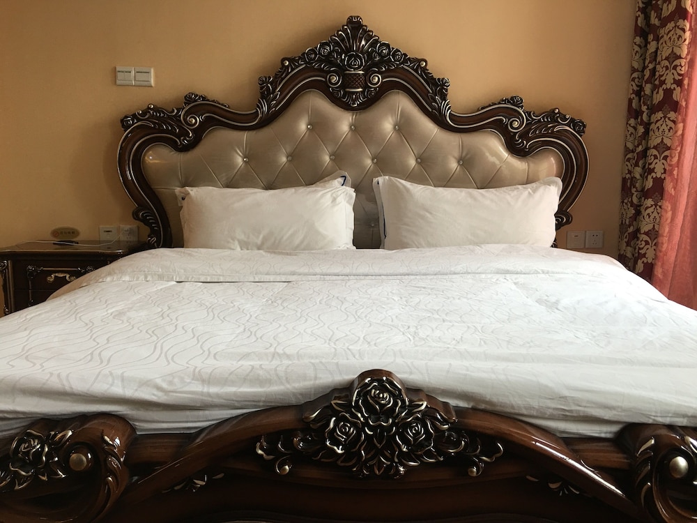 Classic Kingsize Bed or Double Beds Room