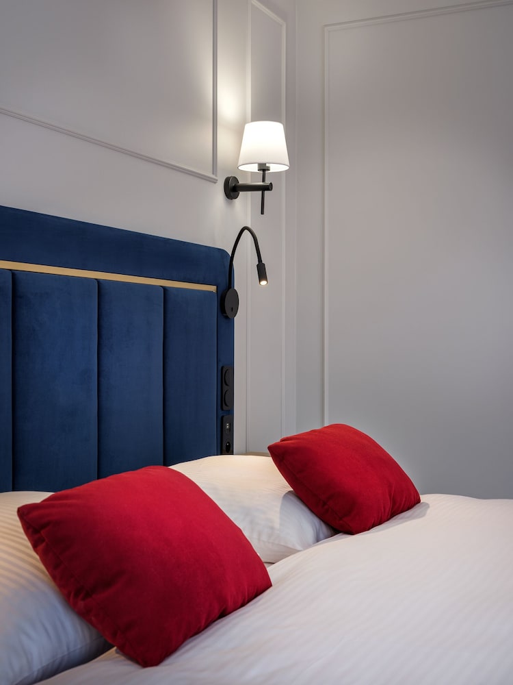 Standard Twin Room - Photo 7