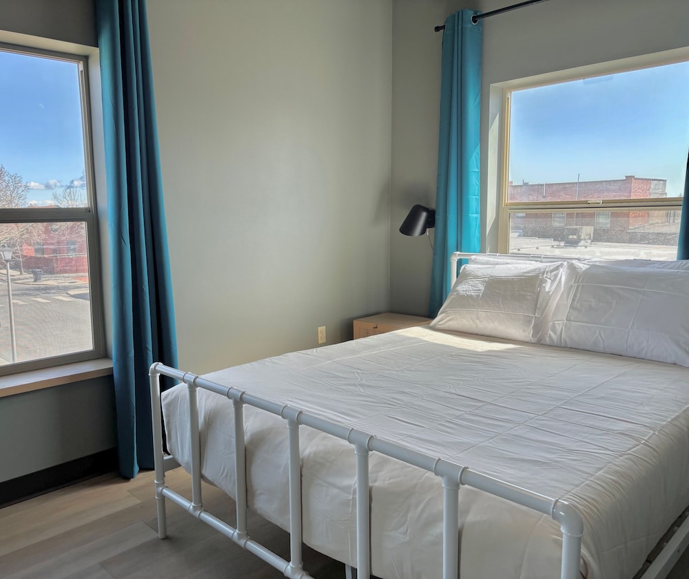 Classic Suite, 3 Bedrooms, Non Smoking, City View photo 2