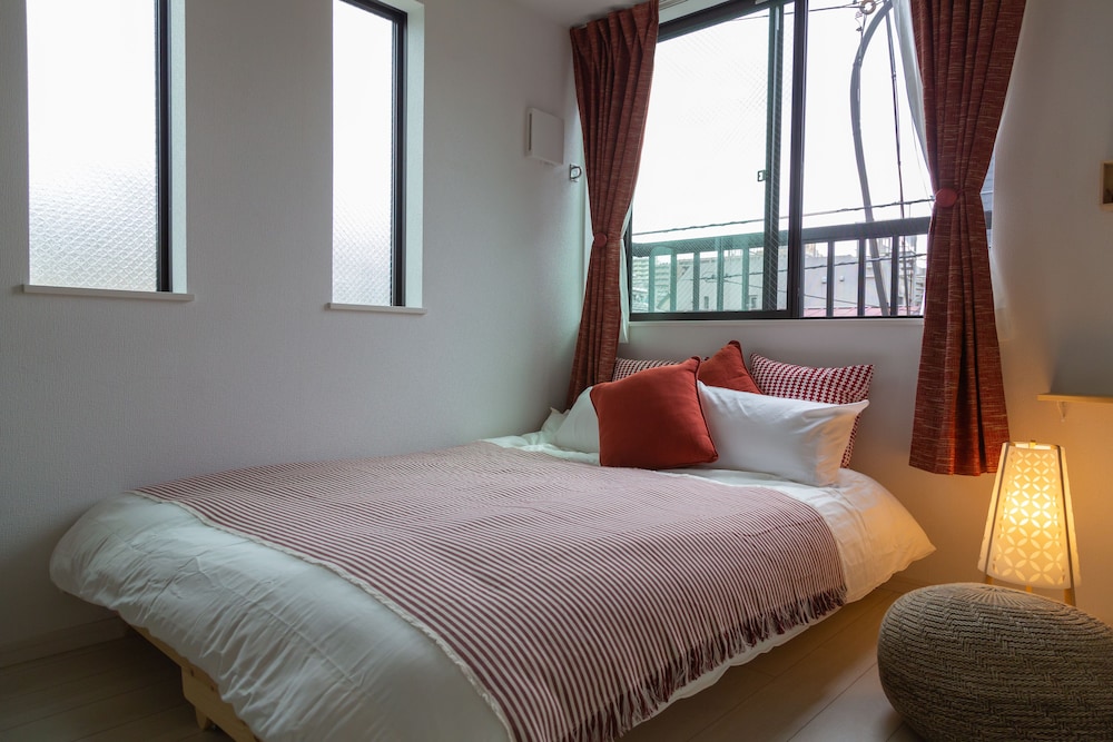 Romantic Apartment, 1 Large Twin Bed, Non Smoking photo 1