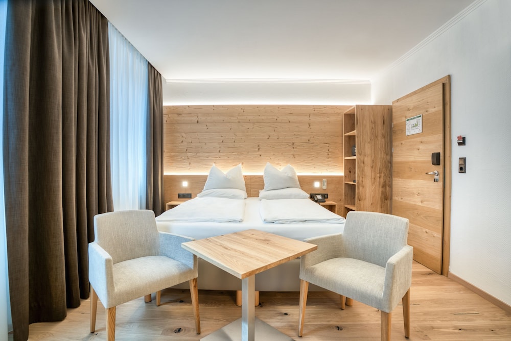 Double Room - Photo 11