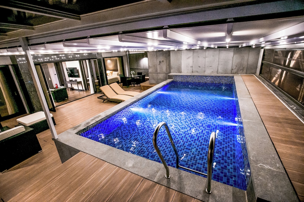 [Limited Offer] Pool Villa Suite