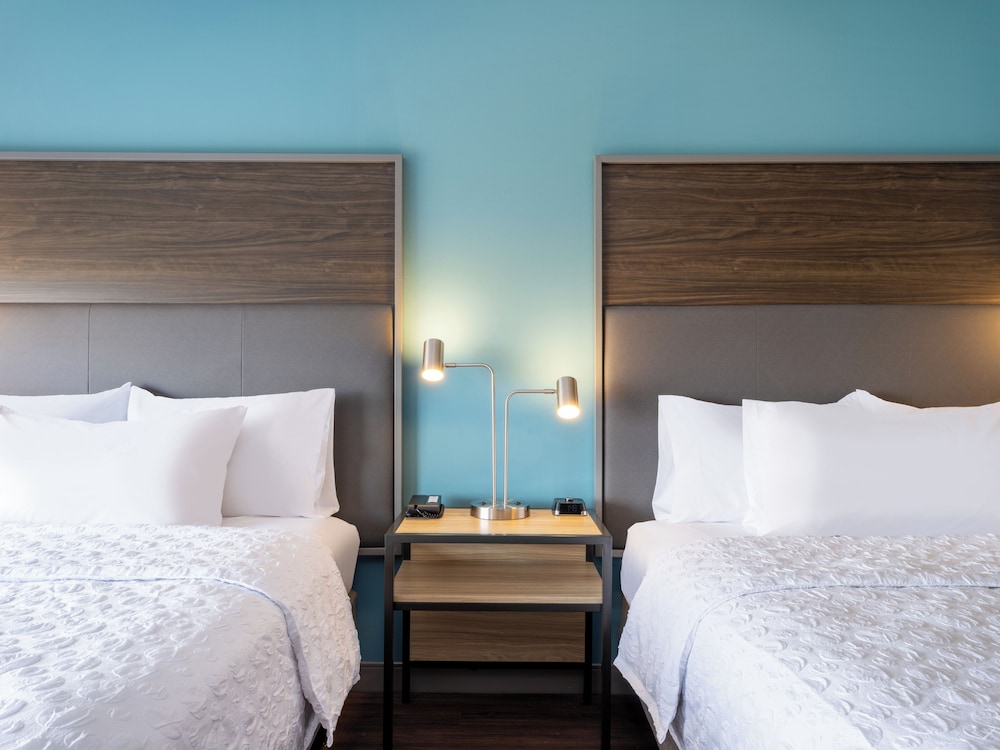 Room, 2 Queen Beds, Accessible (Hearing) - Photo 2