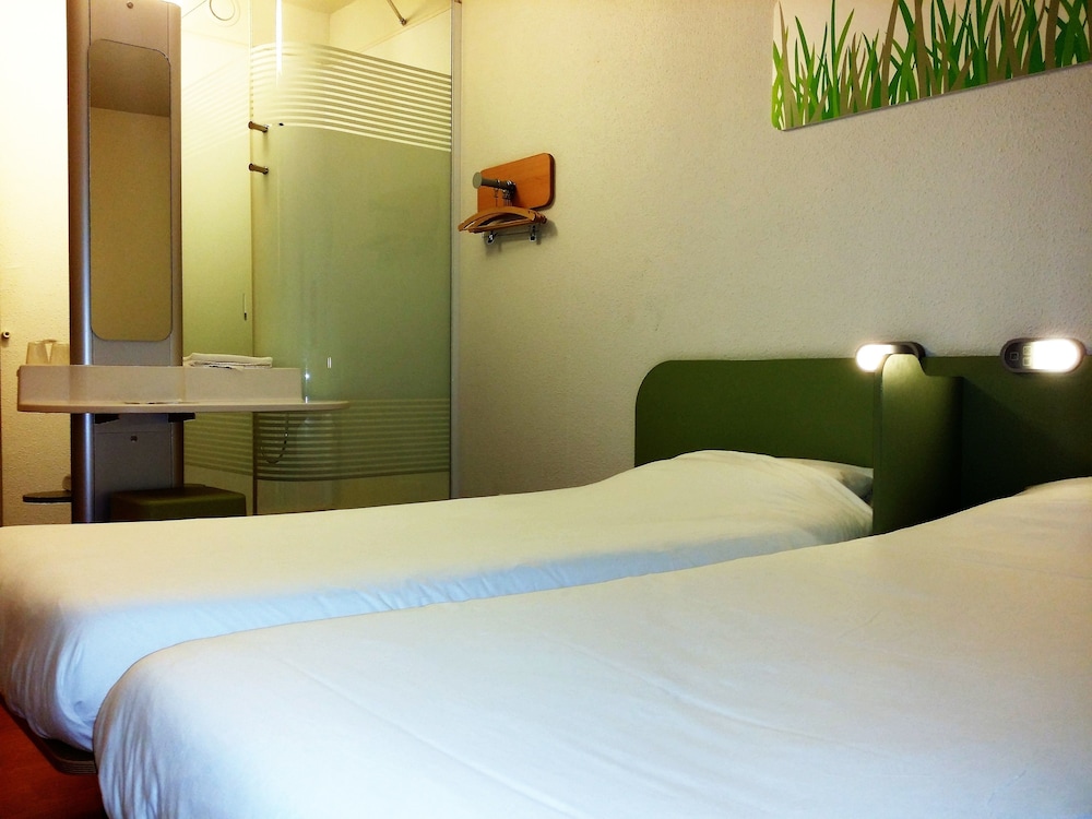 Twin Room, 2 Twin Beds photo 2
