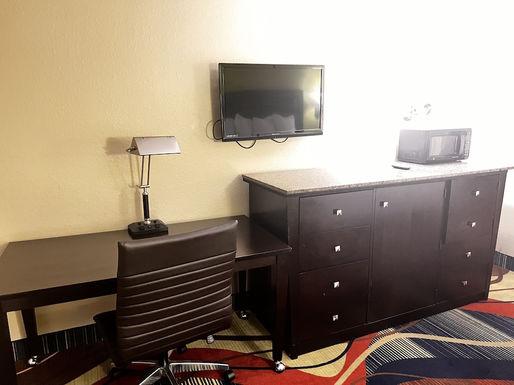 Standard Room, 1 King Bed photo 2