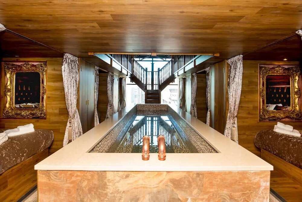 Exclusive Room