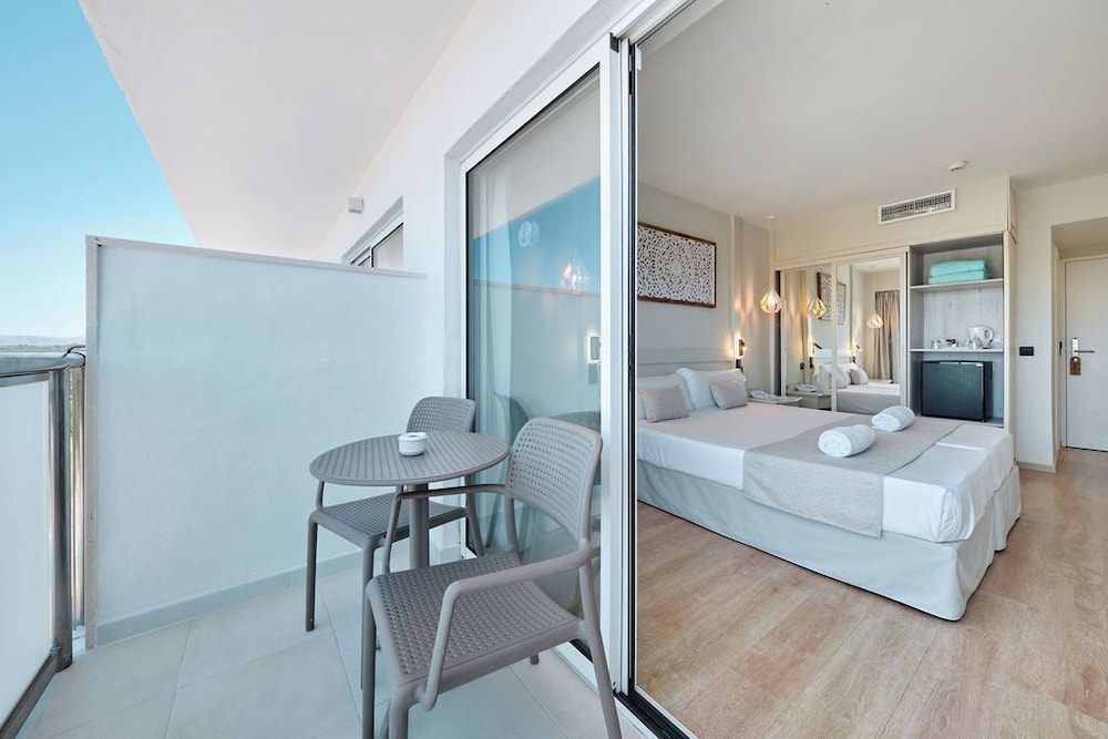 Superior Double Room, Balcony - Photo 3