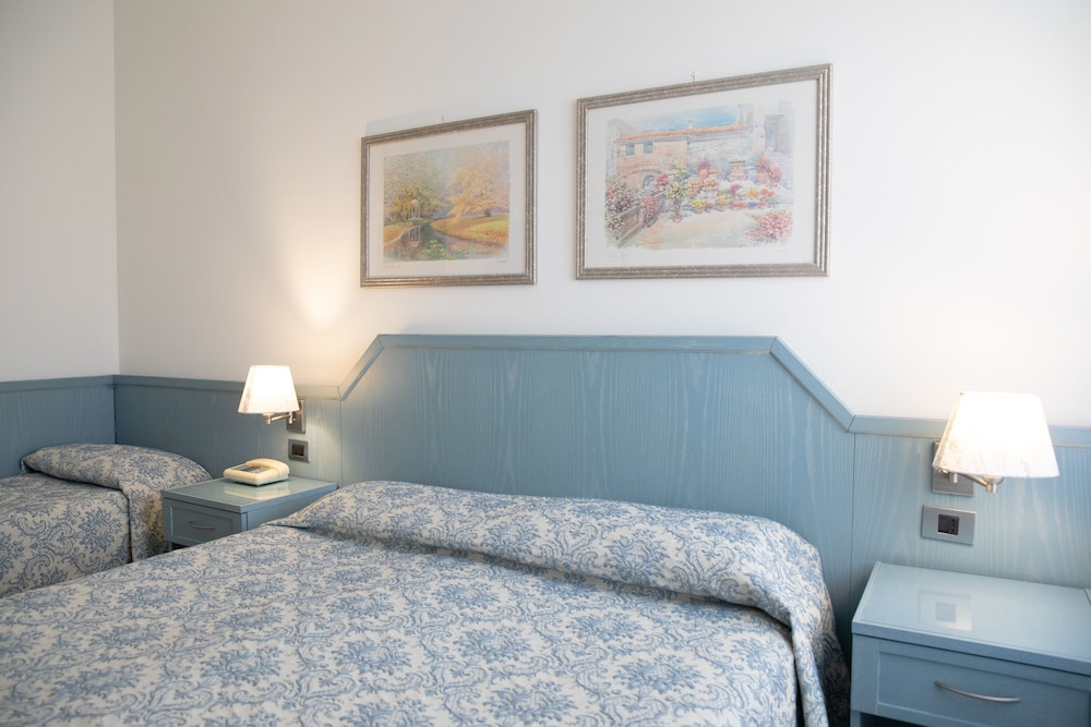 Standard Triple Room, Sea View photo 2