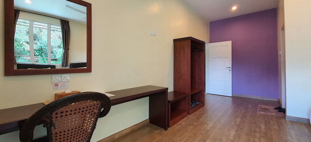 Deluxe Triple Room photo 3