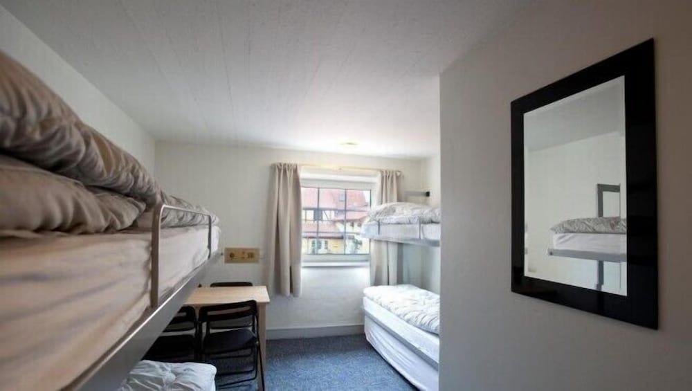 Basic Room 5-personer photo 3