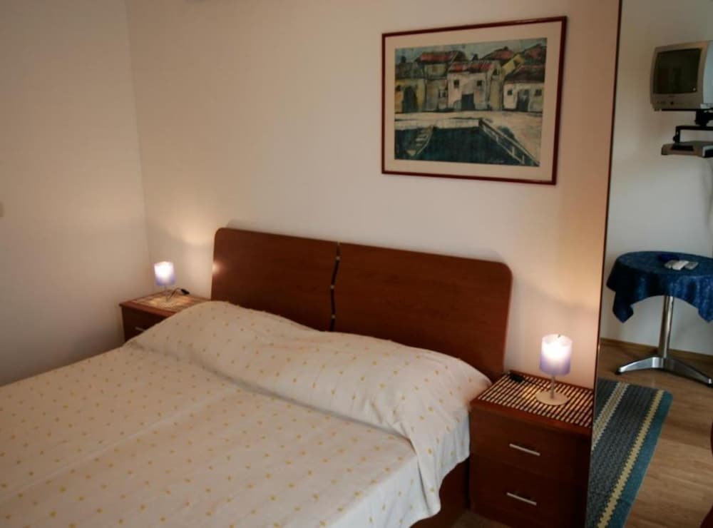 Apartment (Two-Bedroom Apartment with Balcony an) photo 3