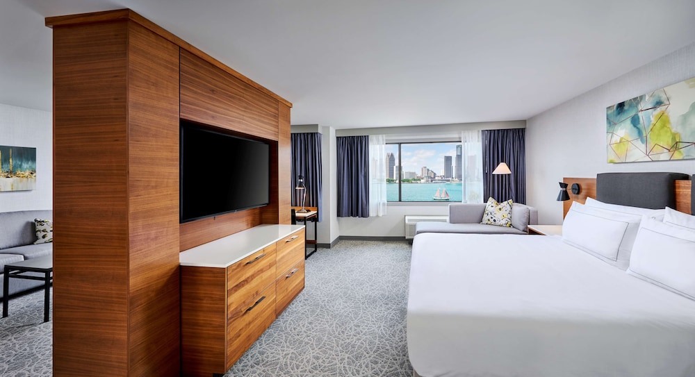 Studio Suite, 1 King Bed (Water View) - Photo 1