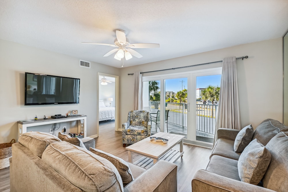 Condo, 2 Bedrooms