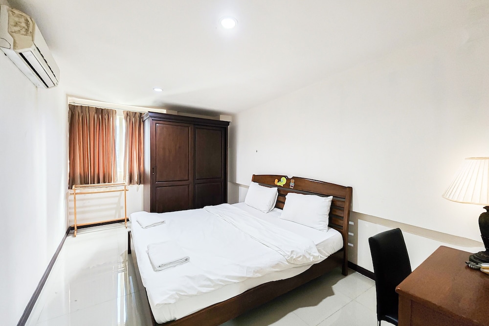 One Bedroom One Bath photo 2