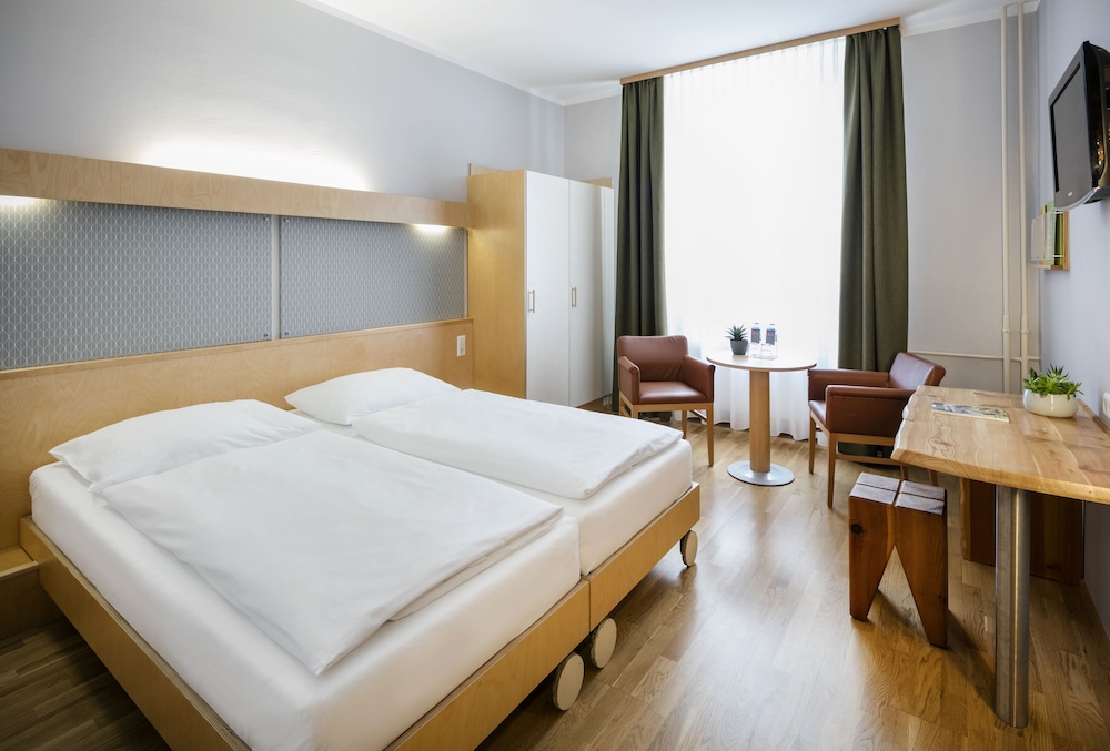 Standard Twin Room photo 1