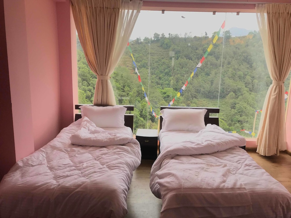 Classic Room, Hill View