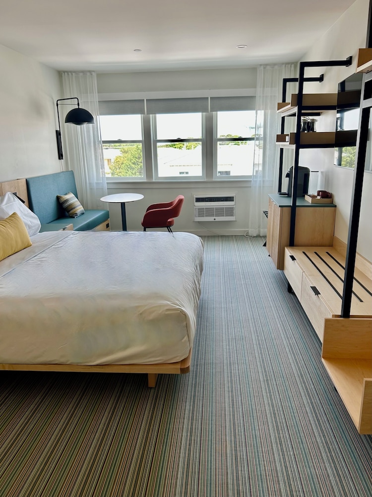City View  Room, 1 King Bed, No Balcony photo 1
