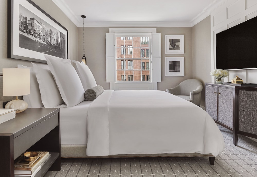 Room (Townhouse)