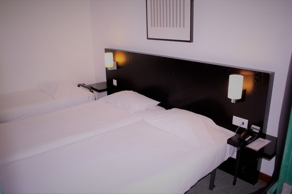 Standard Double Room - Photo 2
