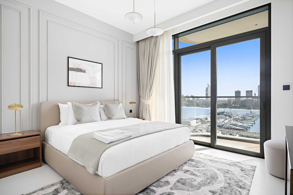 Grand Apartment