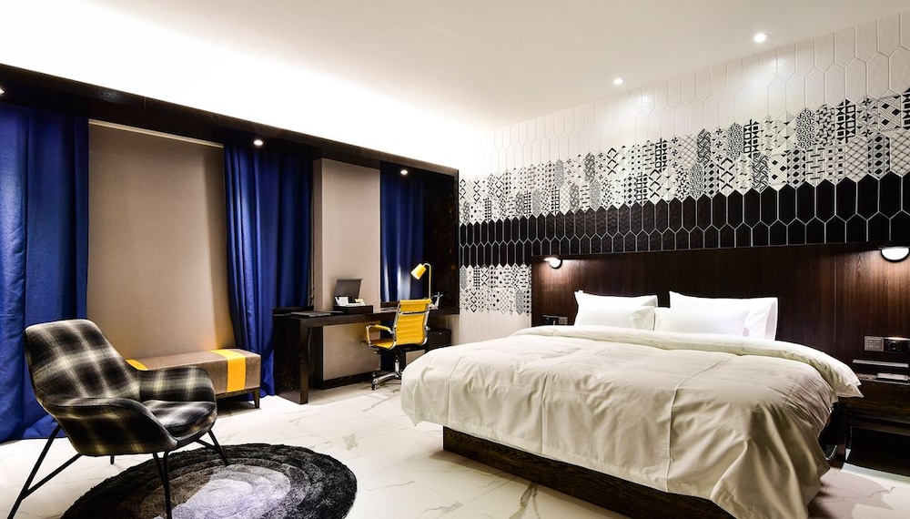 Deluxe Double Room, 1 Double Bed, Non Smoking photo 2