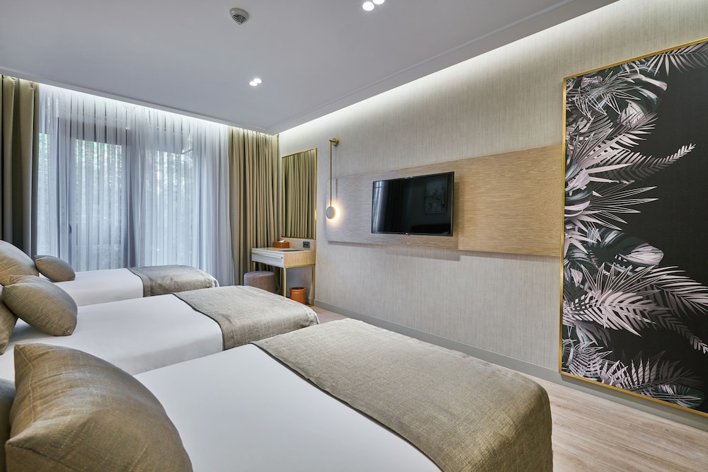 Standard Triple Room photo 2