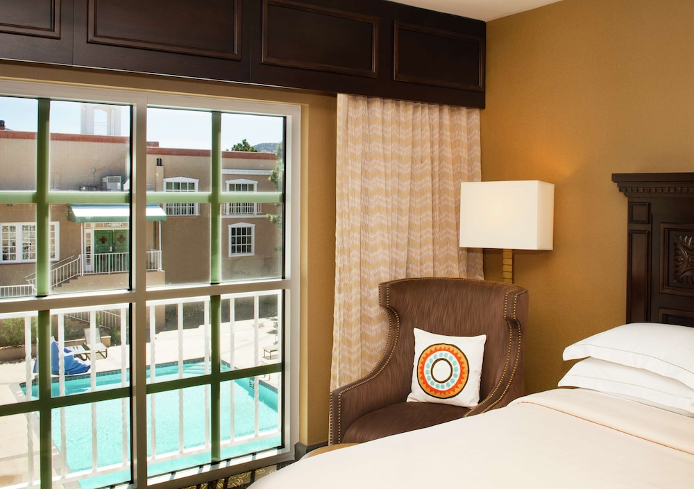 Deluxe Room, 1 King Bed, Allergy Friendly, Pool View - Photo 7