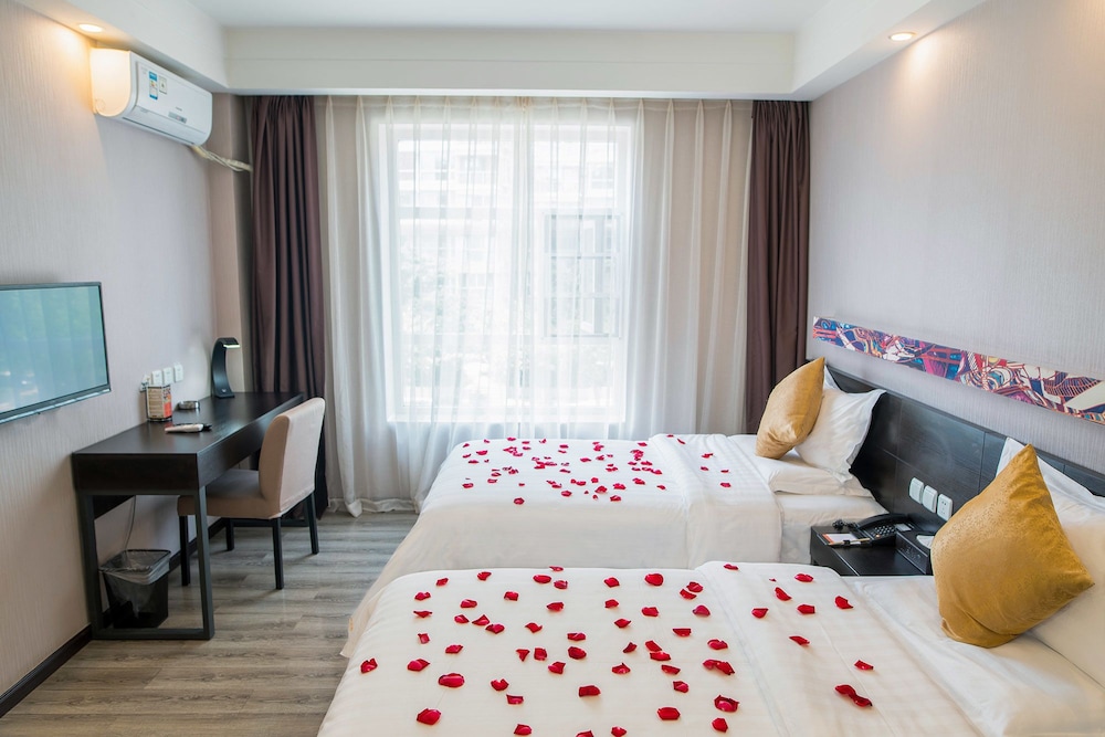 Classic Twin Room(Chinese Domestic Guests Only) photo 3