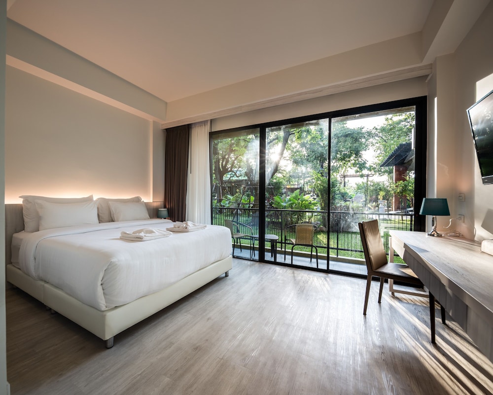 Deluxe Double Room - Photo 1
