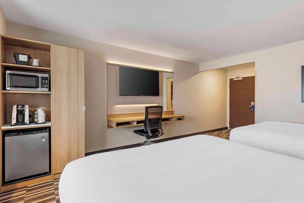 Standard Room, 2 Queen Beds, Non Smoking photo 3