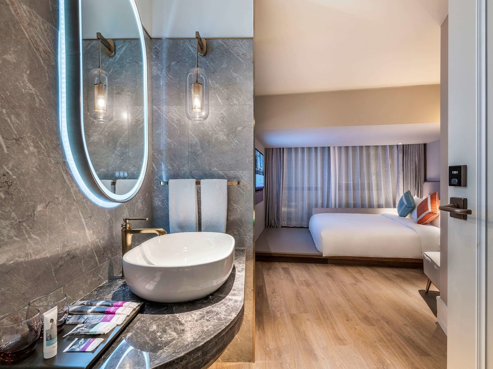 Standard Room, 1 Queen Bed
